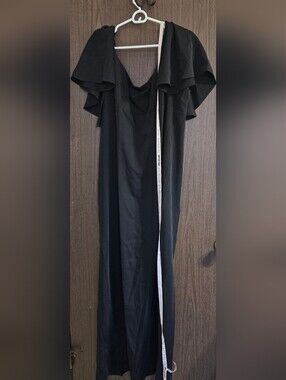 Mac Duggal~Black Crepe Long Dress With Short Ruffle Sleeves -  Size 14 NWT